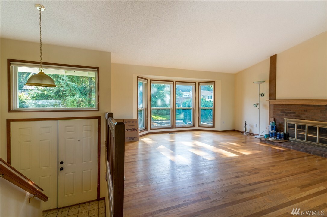 Property Photo: 4404 Somerset Lane WA 98032