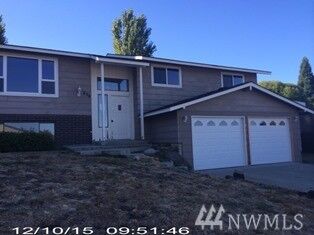 Property Photo:  694 Degage St  WA 98802