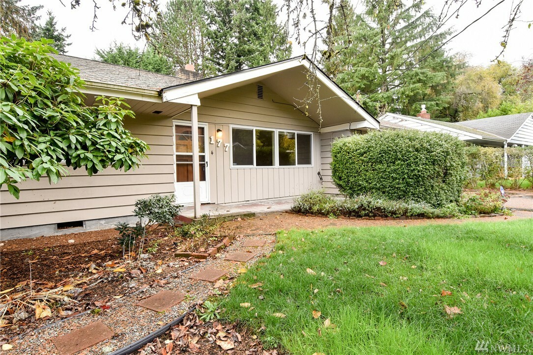 Property Photo:  177 160th Place SE  WA 98008 