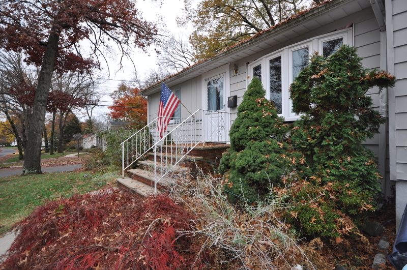 Property Photo:  44 S Ashby Ave  NJ 07039 