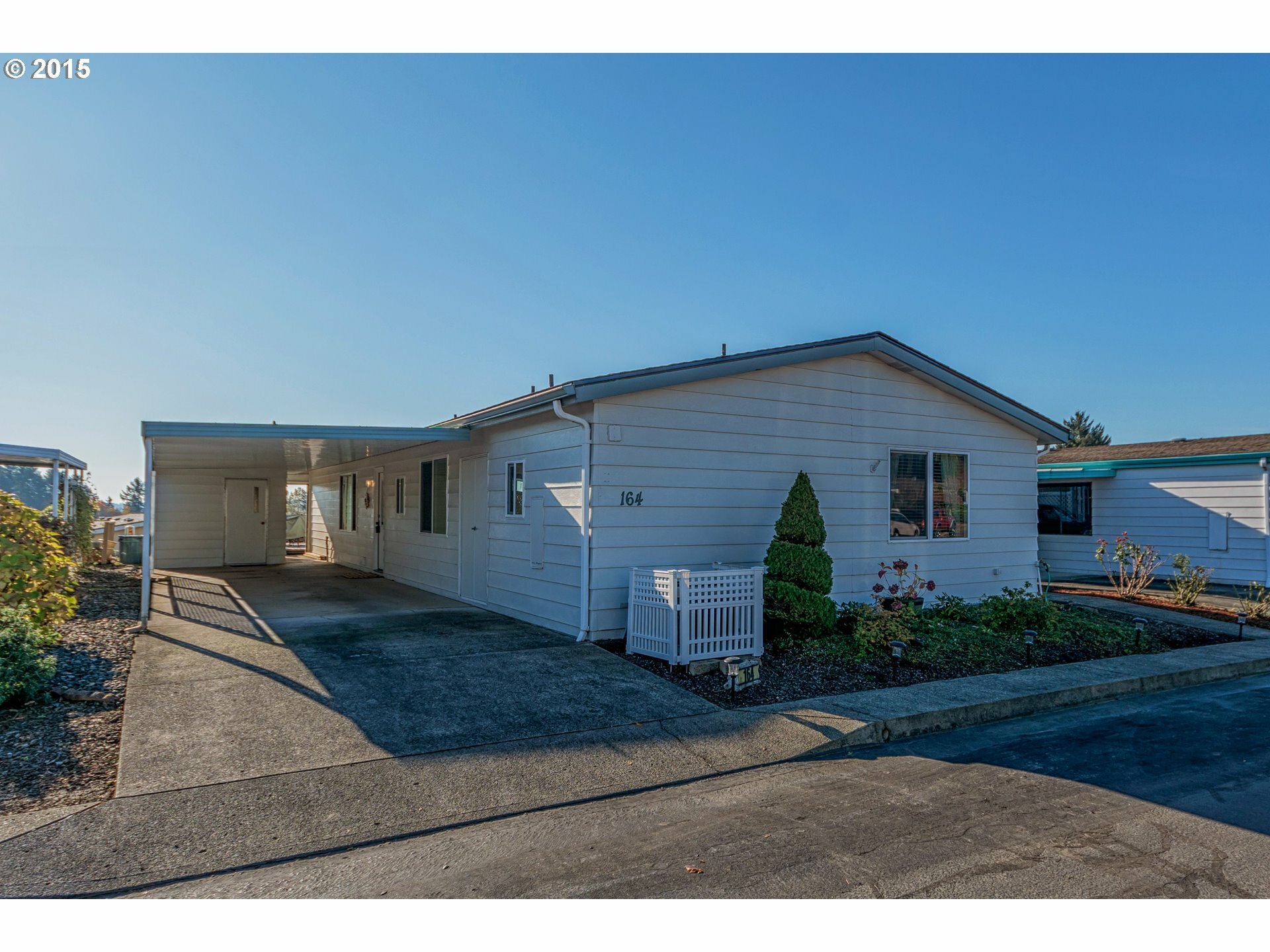 Property Photo: 17401 SE 39th St 164 WA 98683