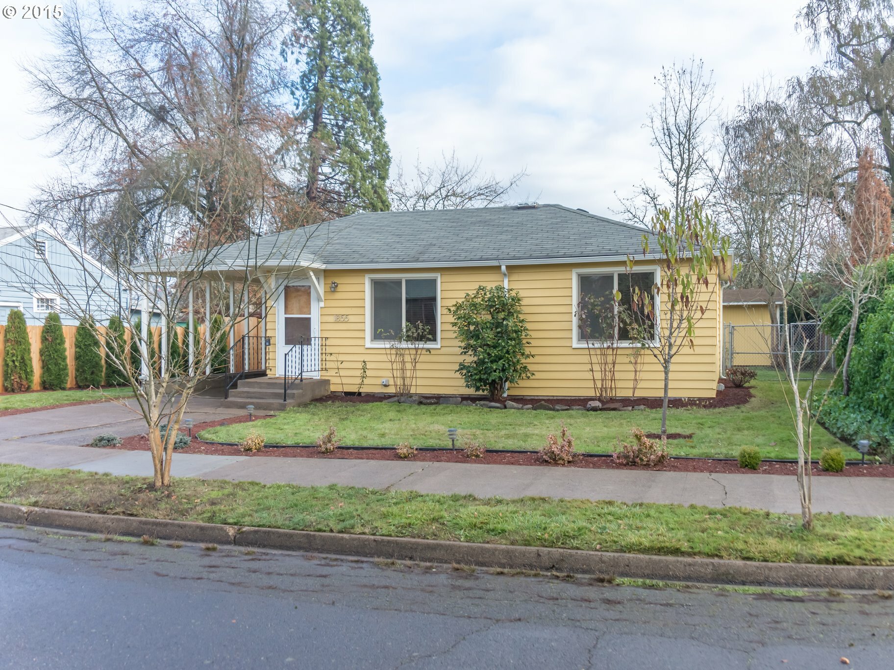 Property Photo: 1855 Hayes St OR 97405