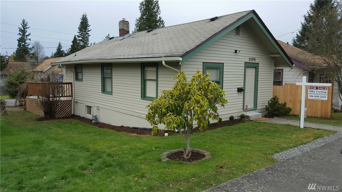 Property Photo:  1105 Humboldt St  WA 98225 