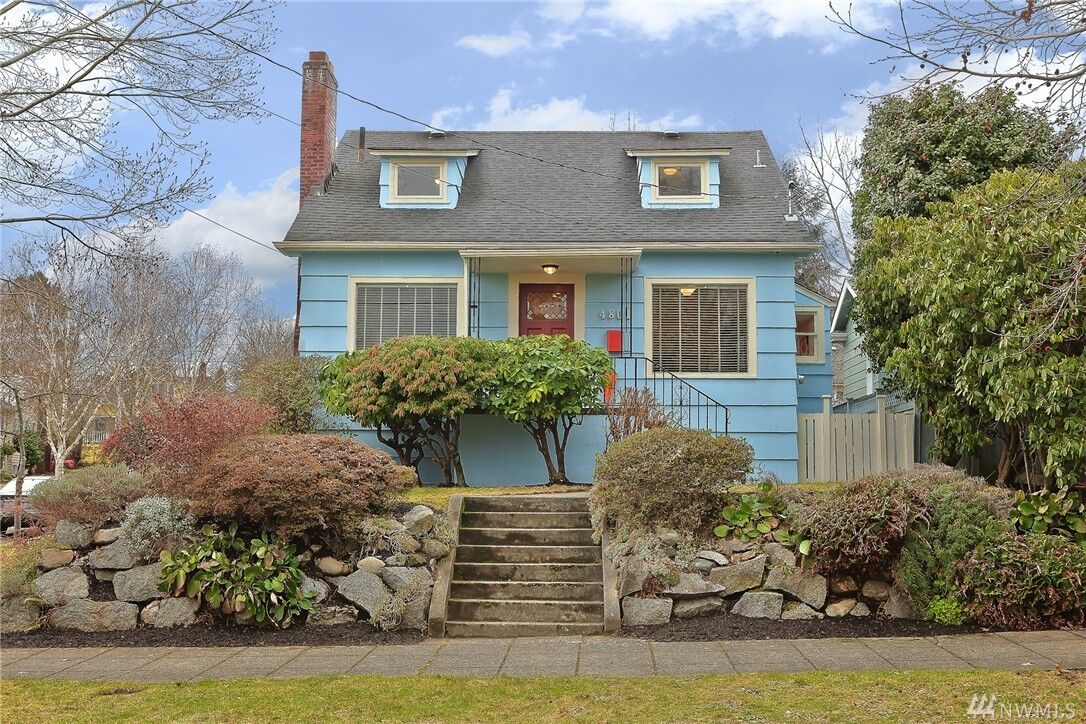 Property Photo:  4801 38th Ave NE  WA 98105 