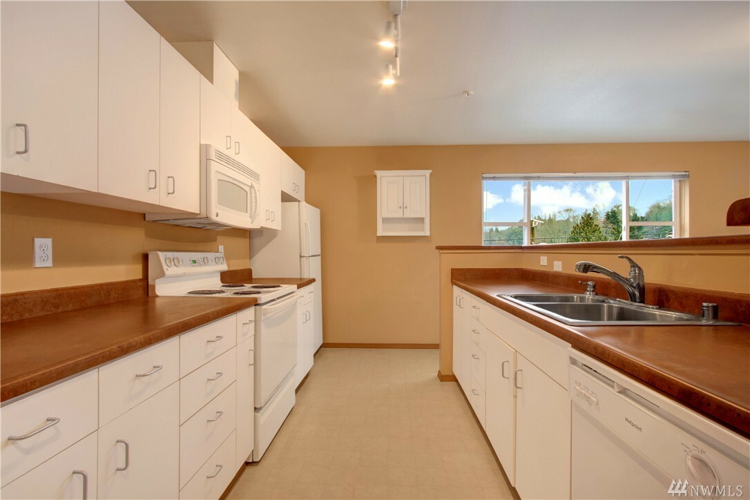Property Photo: 2401 SW Brandon St 217 WA 98106