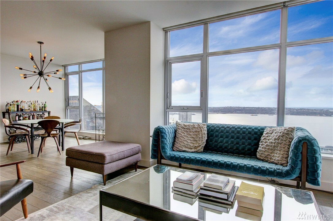 Property Photo: 588 Bell St 3306S WA 98121