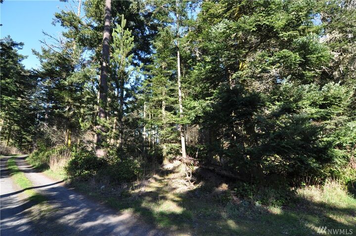 Property Photo:  60 Robin Lane  WA 98261 