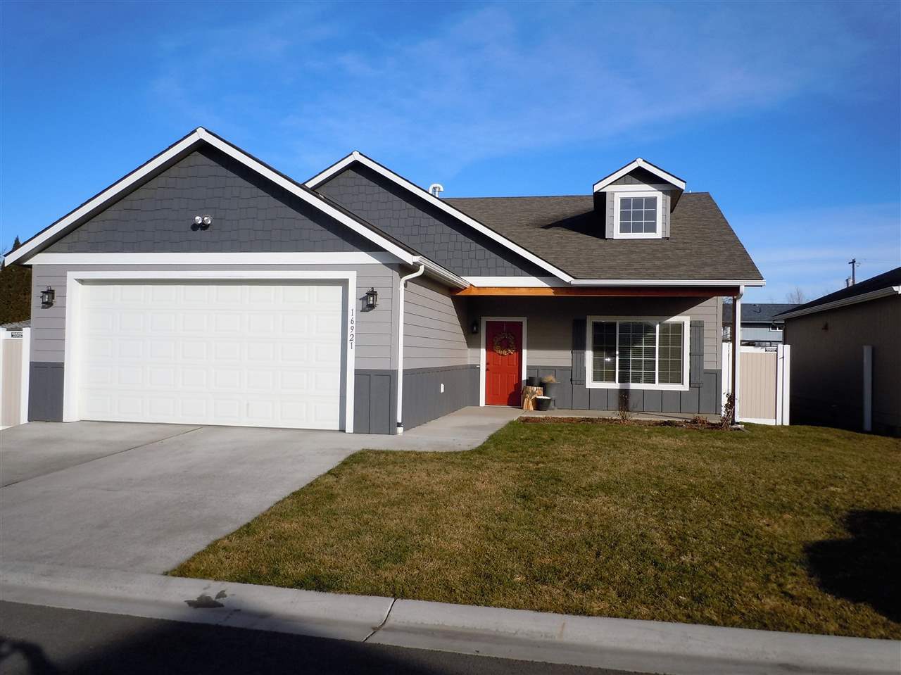 Property Photo: 16921 E Deschutes Ln WA 99037