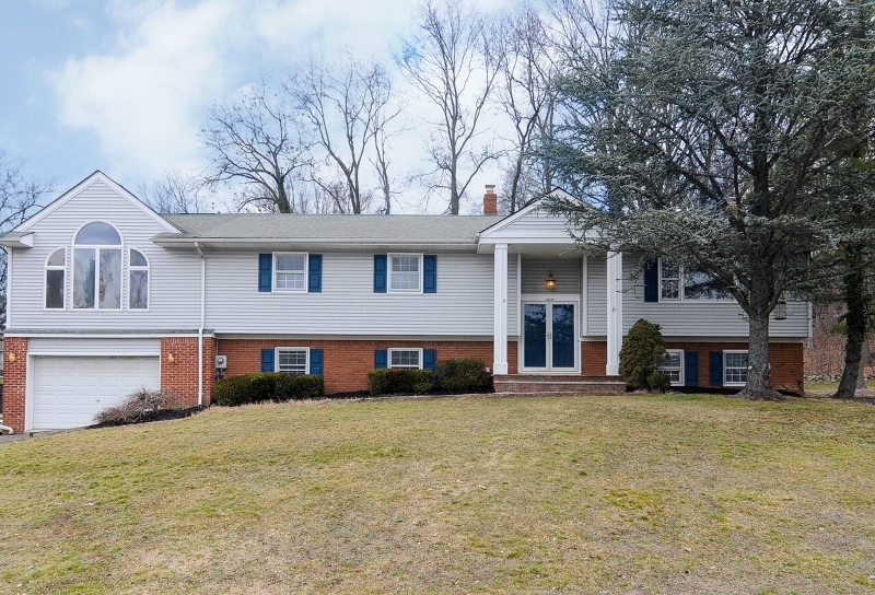 Property Photo:  7 Divan Way  NJ 07470 