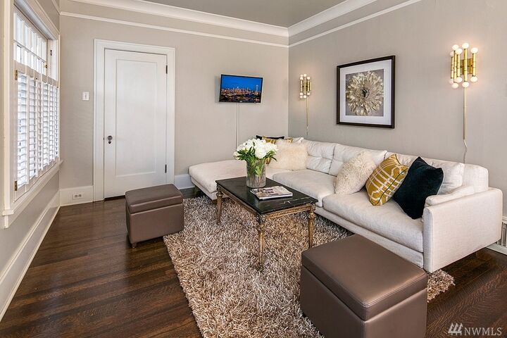 Property Photo:  2112 E Shelby St  WA 98112 