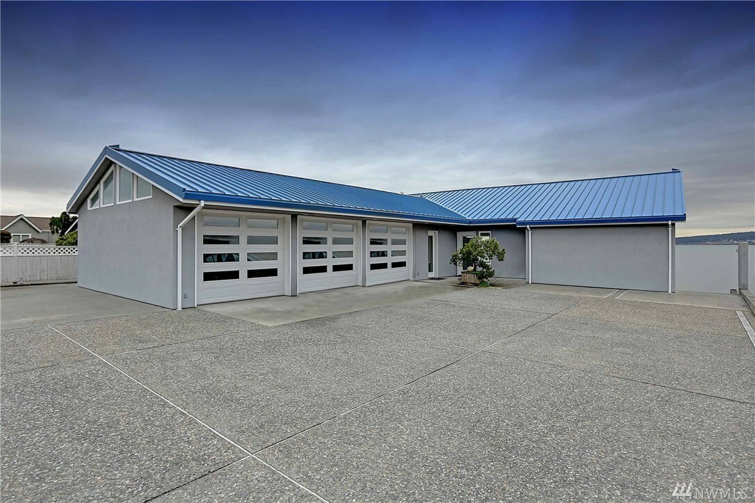 Property Photo:  1088 Bayshore Dr  WA 98282 