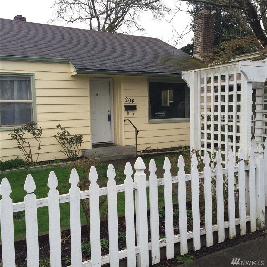 Property Photo:  204 Latona St  WA 98531 