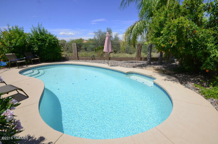 Property Photo:  384 W Sacaton Canyon Drive  AZ 85755 