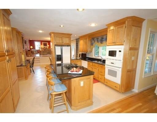 Property Photo:  5 Westminster Roadway  MA 01810 