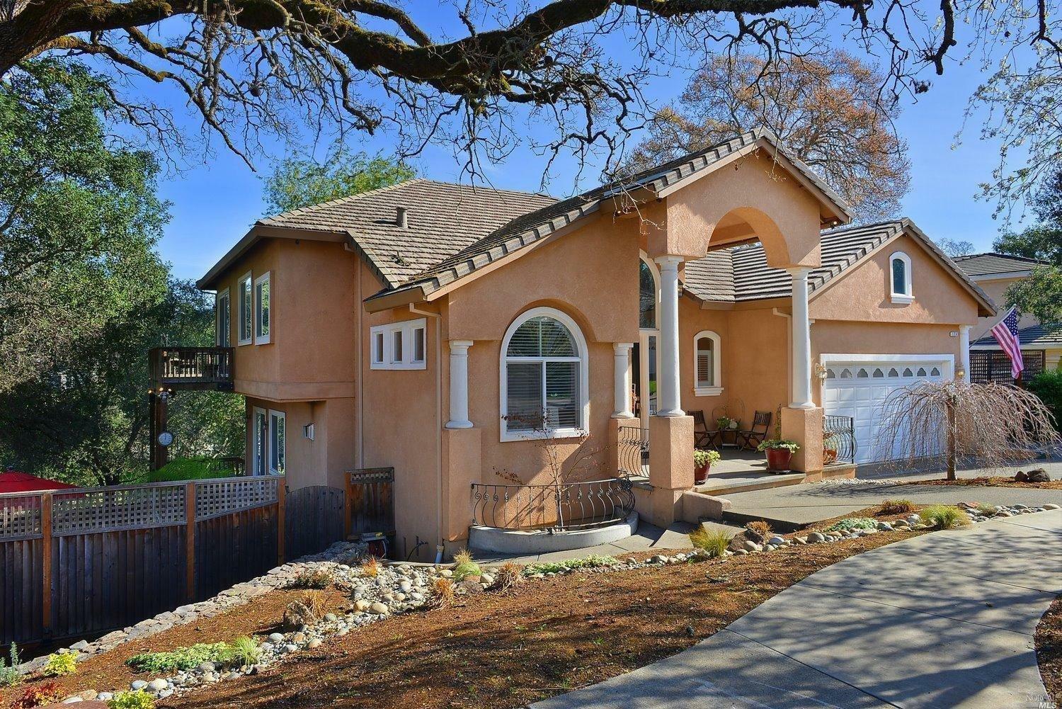 Property Photo:  174 Yulupa Circle  CA 95405 