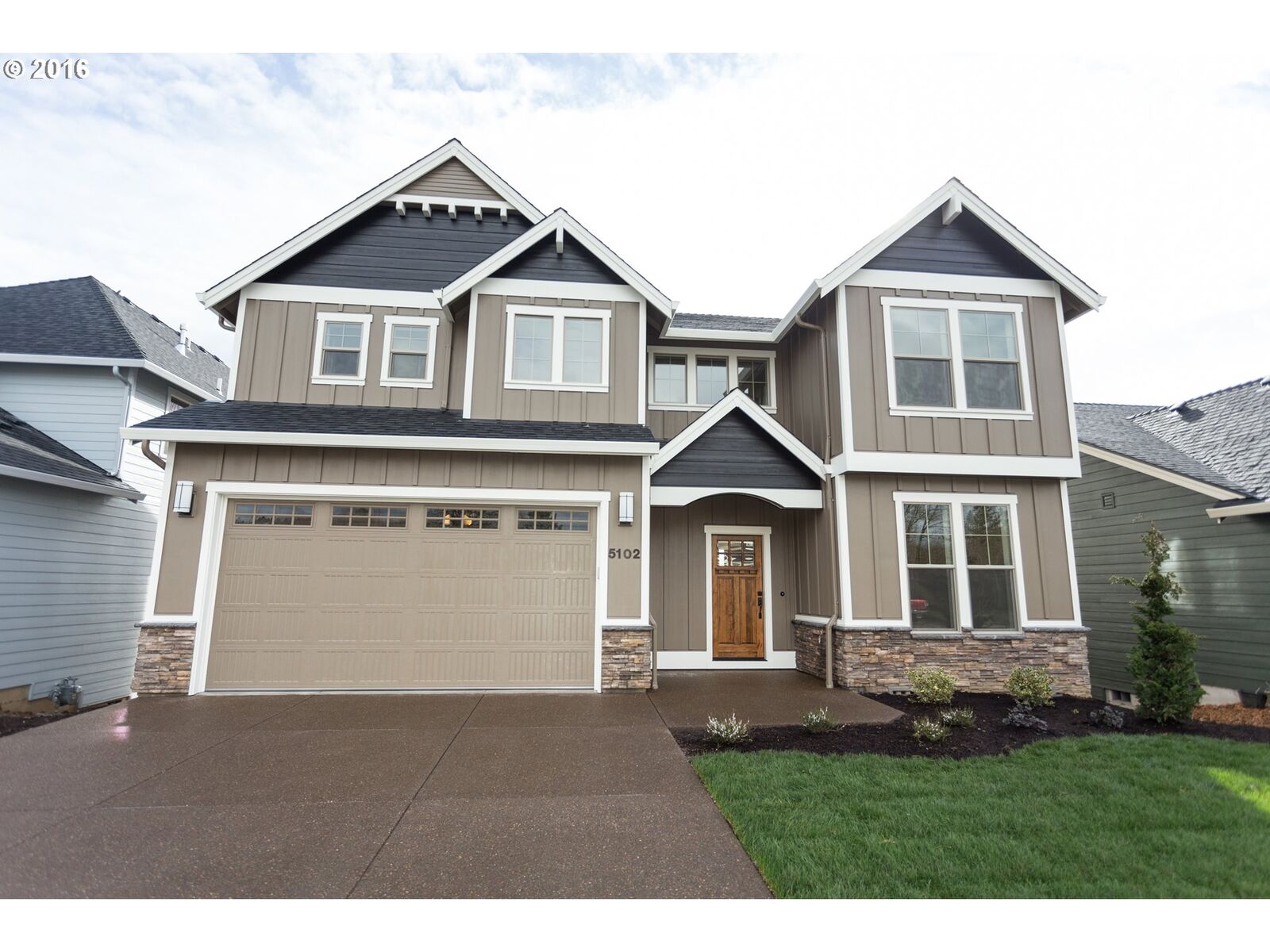 Property Photo: 5102 Longest Dr OR 97132