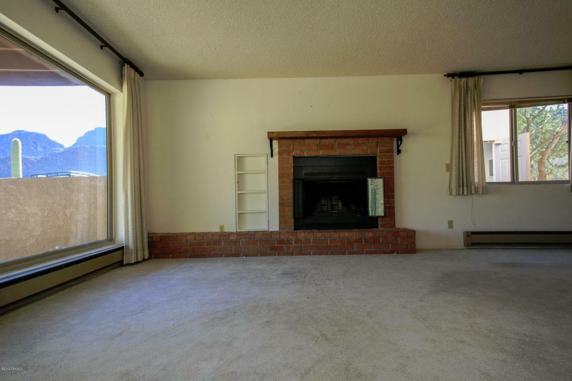 Property Photo: 1880 N Moon Valley Place AZ 85745