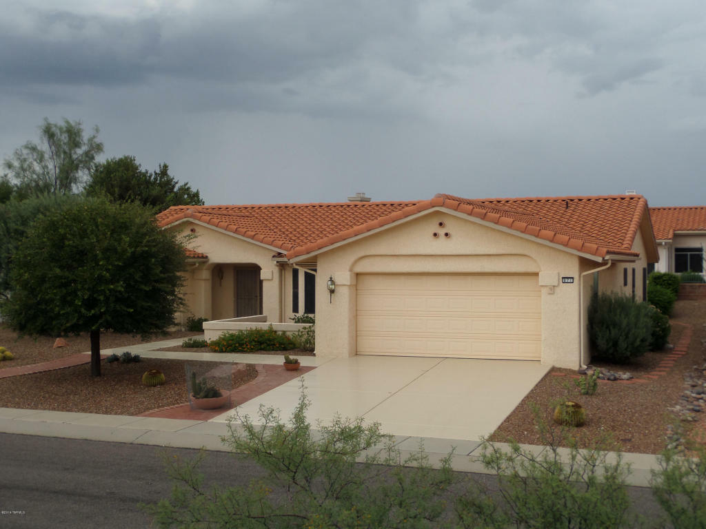 Property Photo: 871 E Desert Glen Drive AZ 85755