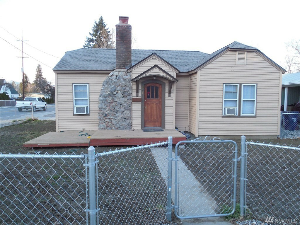 Property Photo: 948 Washington WA 98801