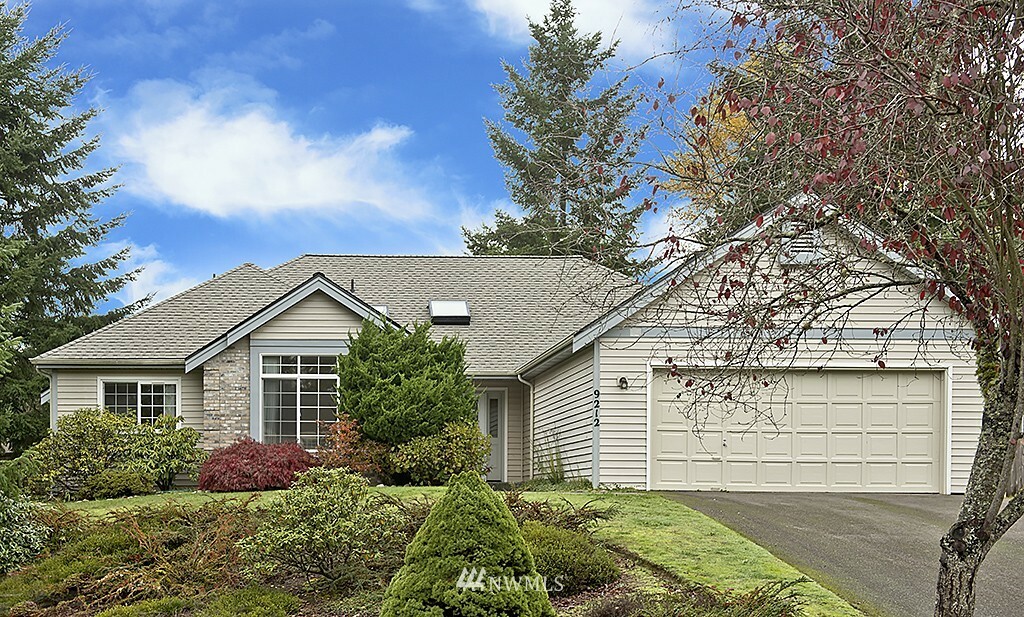 Property Photo:  9212 NE Sea Ray Ct  WA 98110 