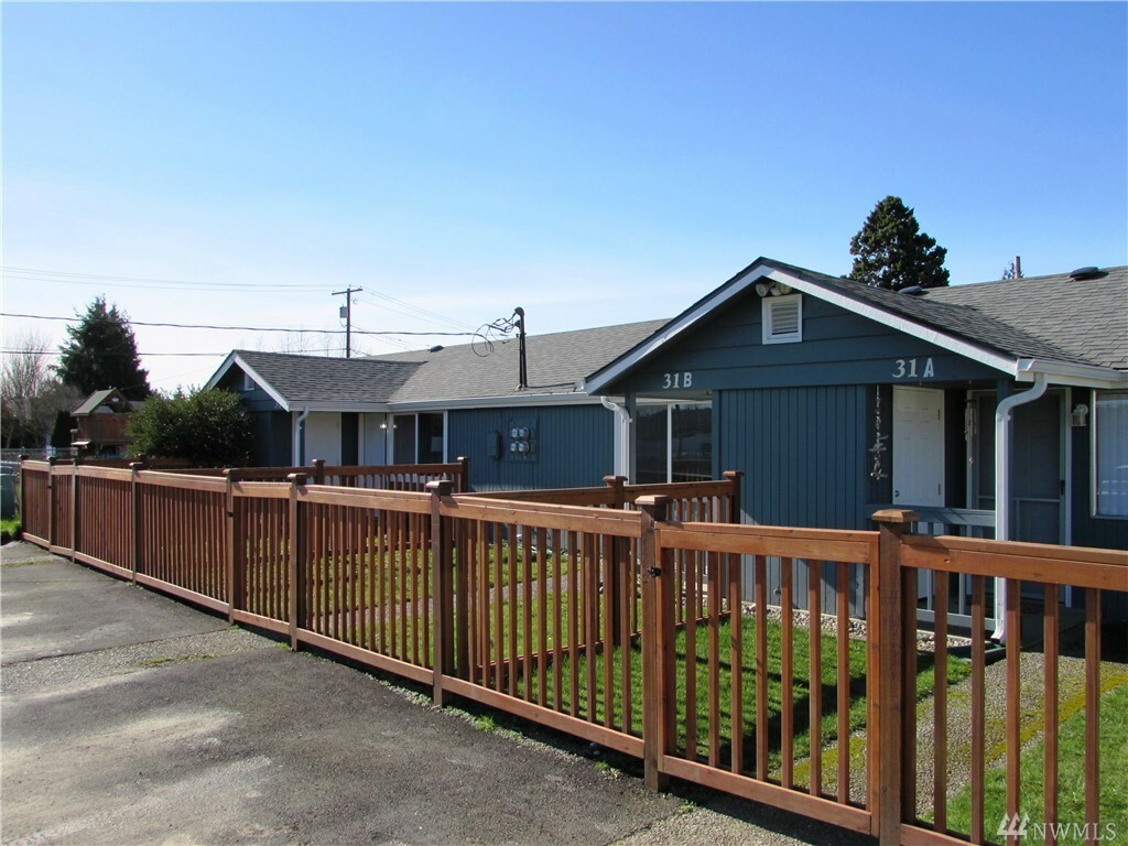 Property Photo:  31 49th St NE  WA 98002 