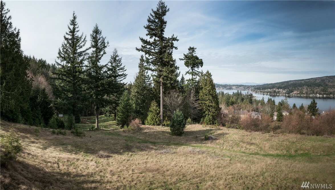 Property Photo:  1834 Lake Louise Rd  WA 98229 