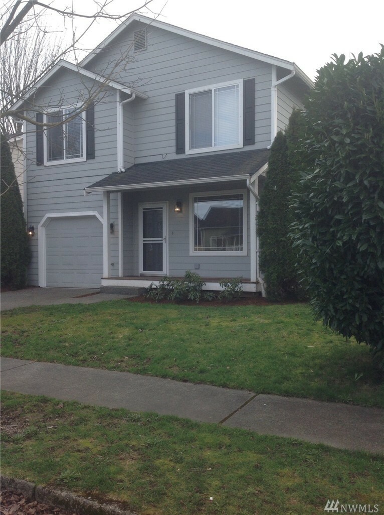 Property Photo:  412 Cedar Ave  WA 98294 