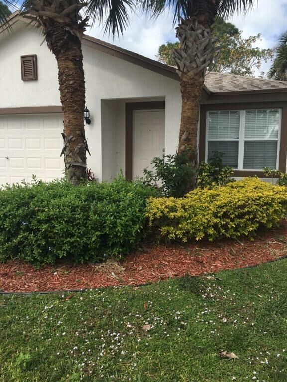 Property Photo: 5424 Club Circle FL 33415
