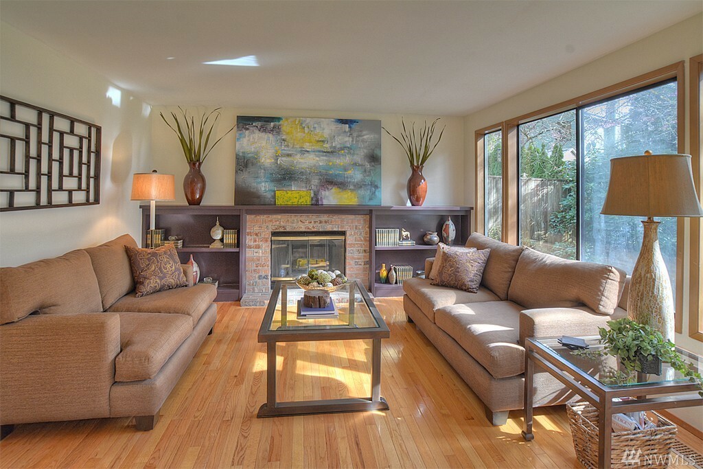 Property Photo: 24203 SE 43rd Place WA 98029