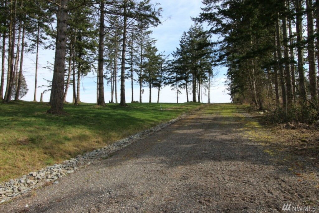 Property Photo:  1077 Zephyr Lane  WA 98282 