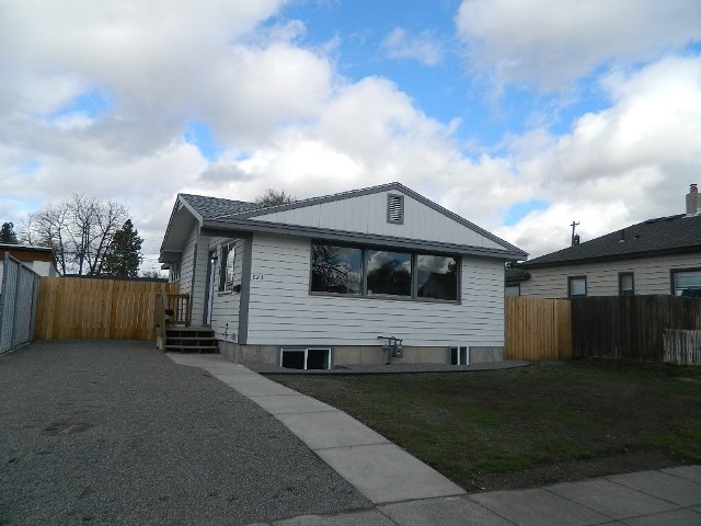 Property Photo: 623 E Broad Ave WA 99207