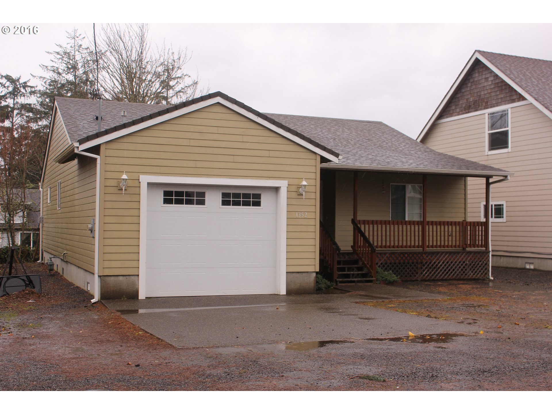 Property Photo:  1352 12th Ave  OR 97138 