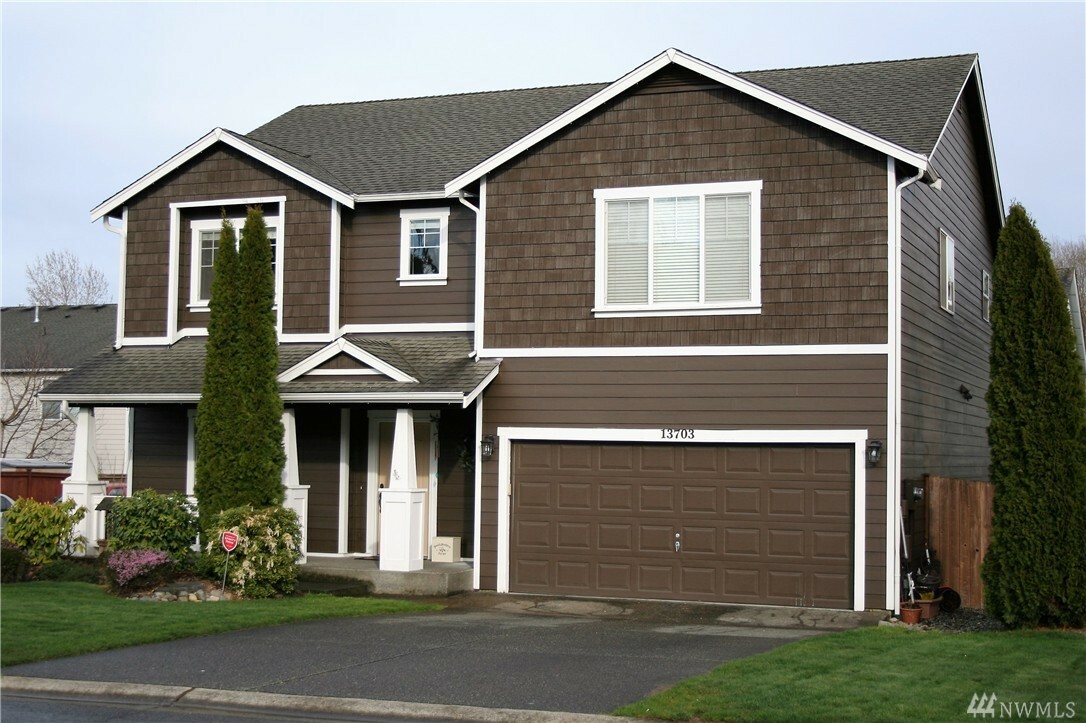 Property Photo: 13703 116th Ave Ct E WA 98374
