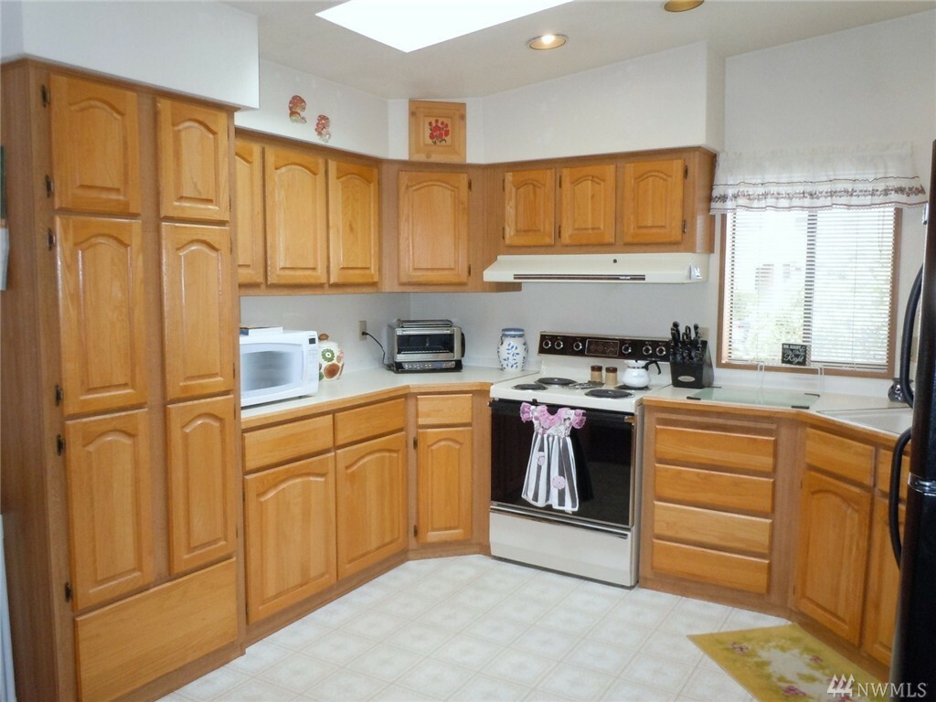 Property Photo: 111 NE Saturn Lane WA 98311