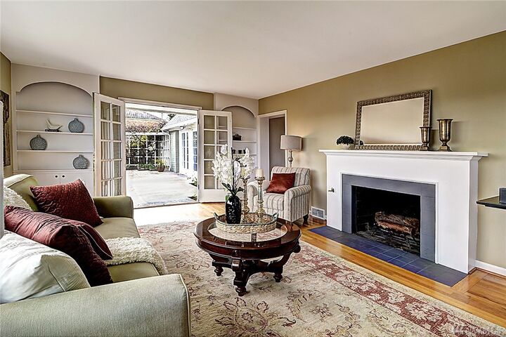 Property Photo: 5224 54th Ave S WA 98118