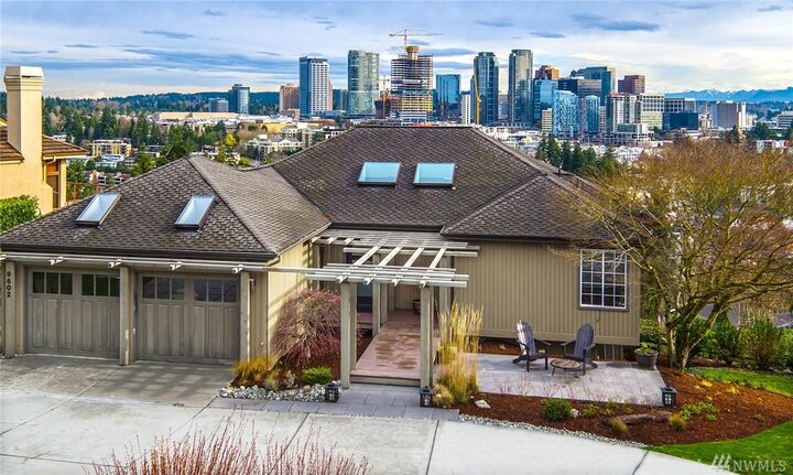 9602 SE 7th St  Bellevue WA 98004 photo