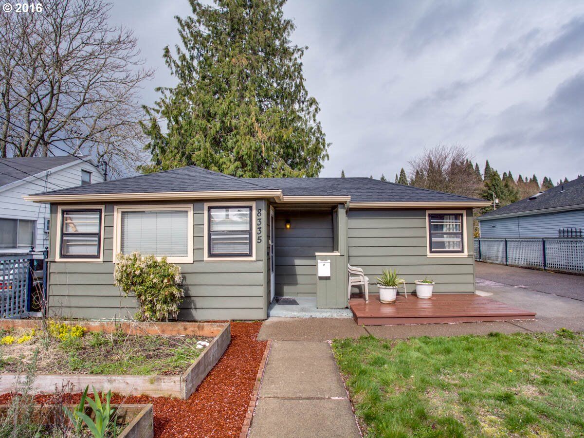 Property Photo:  8335 NE Milton St  OR 97220 