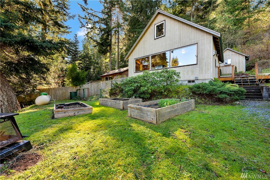 Property Photo:  2921 Cedar Ave  WA 98262 