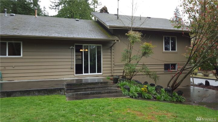 Property Photo:  741 15th Wy  WA 98020 