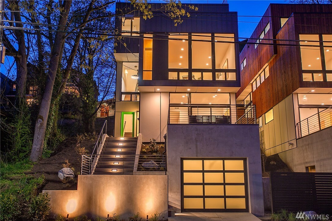 Property Photo:  431 26th Ave E  WA 98112 
