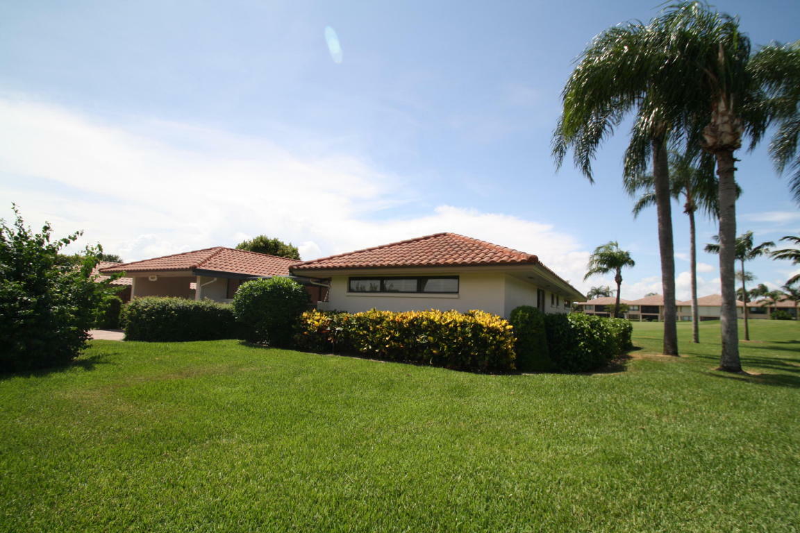 Property Photo: 10433 Coralberry Way FL 33436