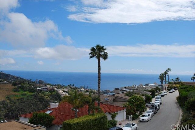 Property Photo:  1539 Caribbean Way  CA 92651 