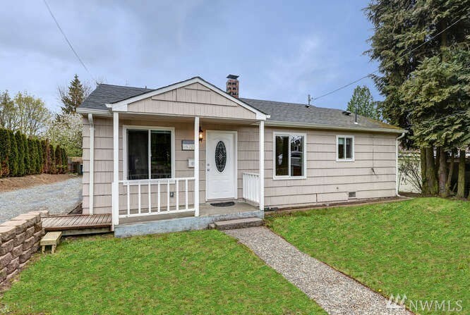 Property Photo:  16322 25th Ave NE  WA 98155 