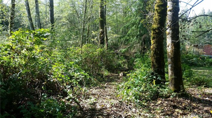 Property Photo: 401 Newberg Rd WA 98290