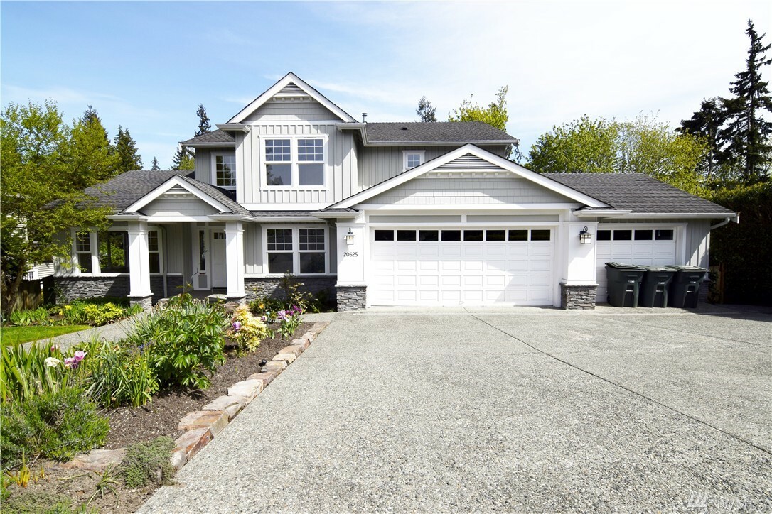 Property Photo:  20625 88th Ave W  WA 98026 