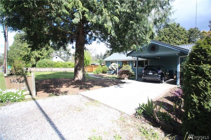 14026 Meridian Ave N  Seattle WA 98133 photo