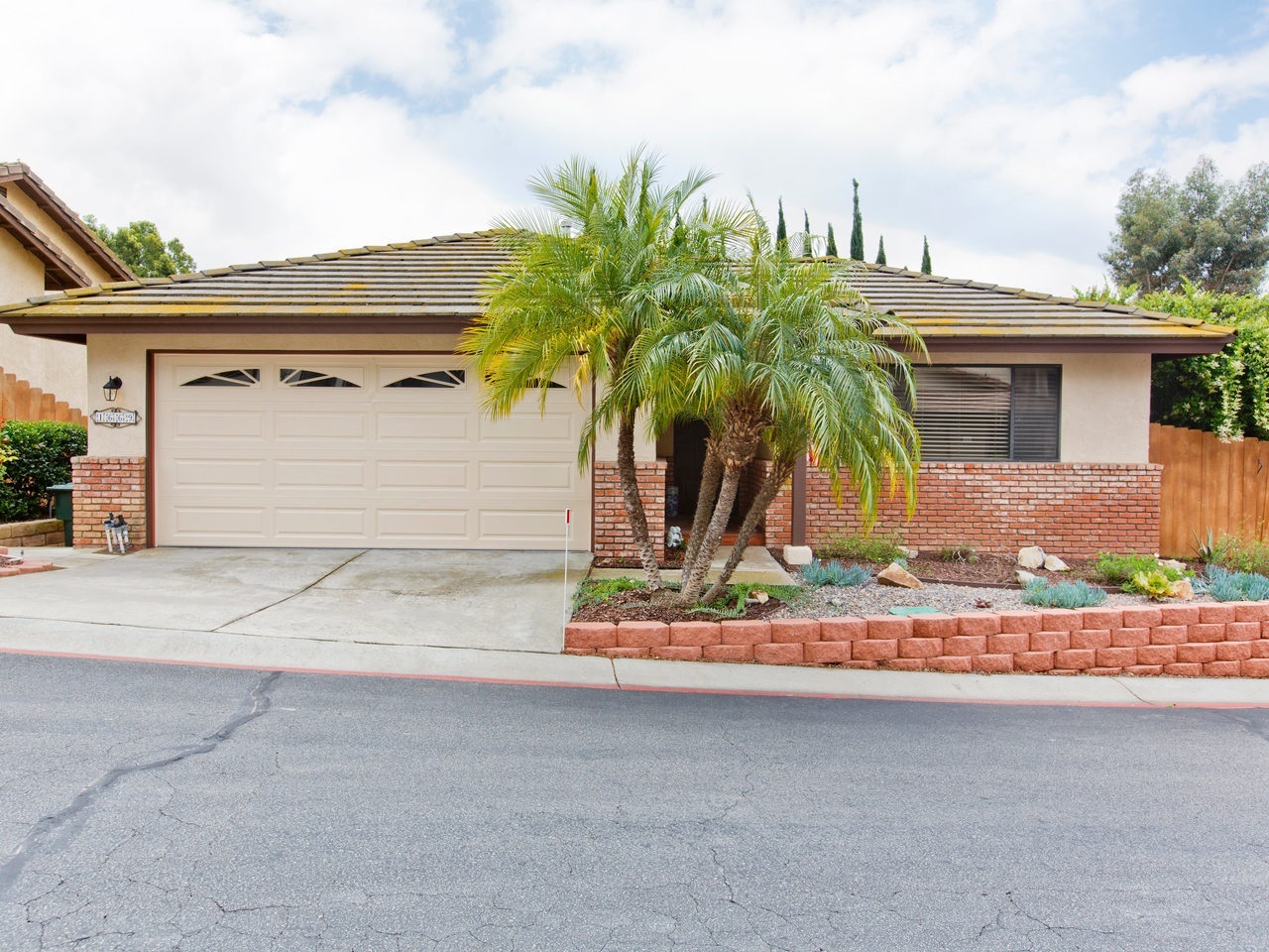 Property Photo:  1669 Madrone Glen  CA 92027 