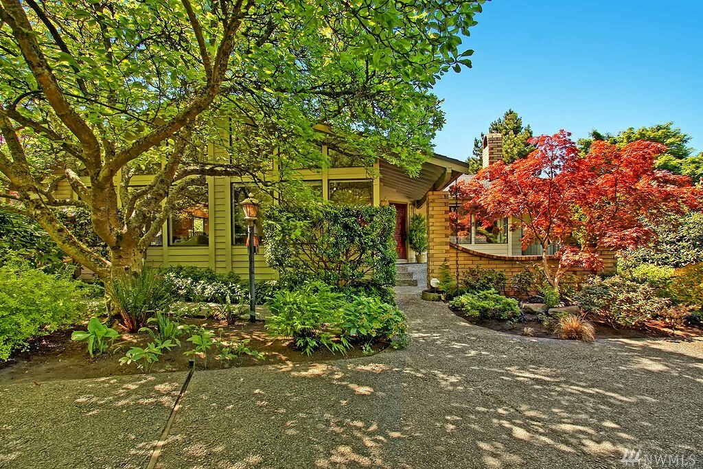 Property Photo:  17836 Talbot Rd  WA 98026 