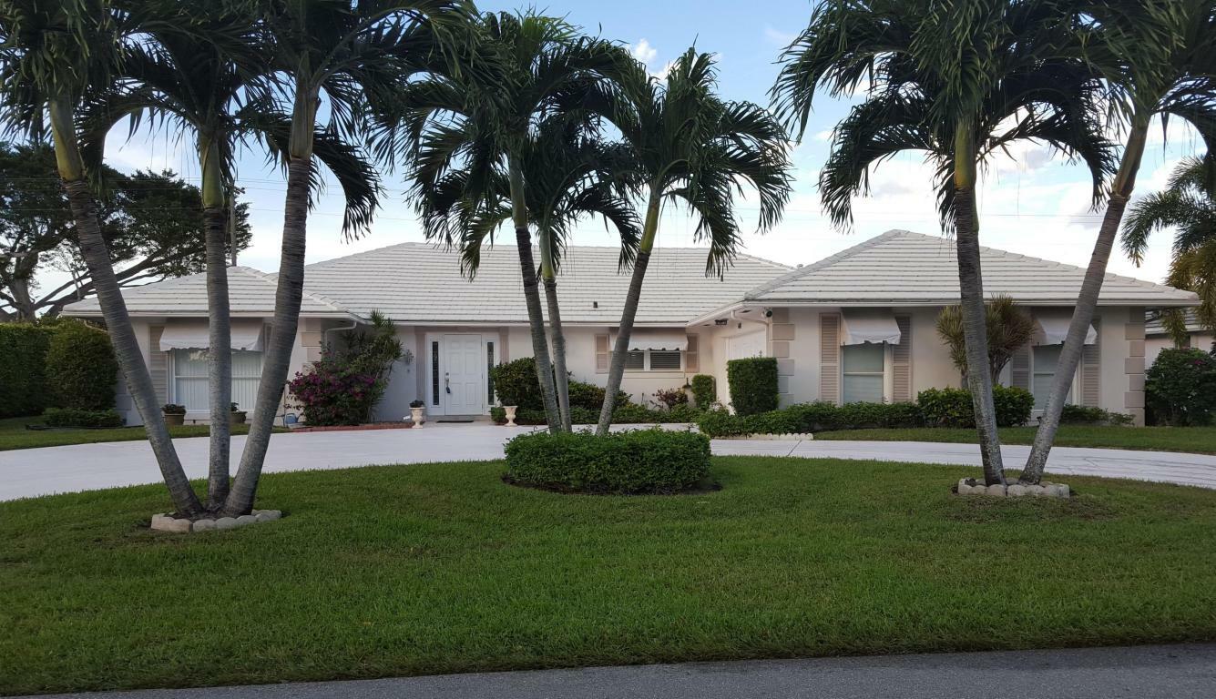 Property Photo:  440 N Country Club Drive  FL 33462 