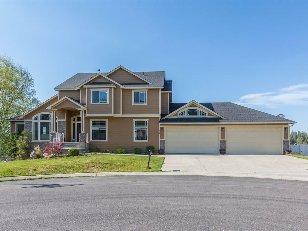 Property Photo: 909 E Harding Ct WA 99218